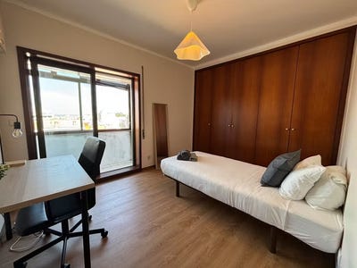 /international/pt/rua-de-damiao-de-gois-porto-braga-310108989404/?lang=id