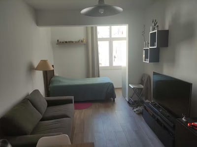/international/pt/avenida-dos-cravos-vermelhos-amadora-lisbon-310101227576/