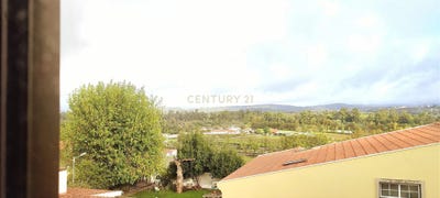 /international/pt/rua-do-vale-da-mata-santa-clara-e-castelo-viegas-coimbra-district-310106738055/