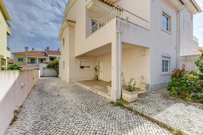 /international/pt/sao-domingos-de-rana-lisbon-310100440384/