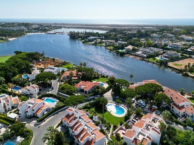 /international/pt/almancil-faro-310108241143/