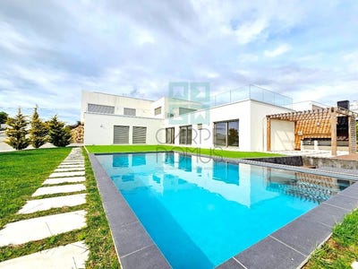 /international/pt/atouguia-da-baleia-leiria-310107888573/