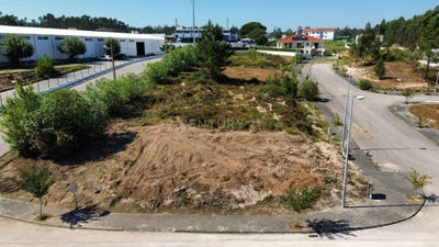 /international/pt/rua-do-vale-da-baroia-santiago-de-litem-leiria-120093264262/