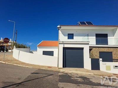 /international/pt/ericeira-lisbon-310107865339/