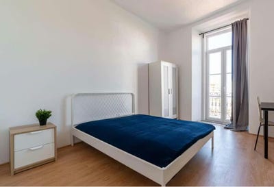 /international/pt/estrada-de-benfica-lisbon-lisbon-310107555158/