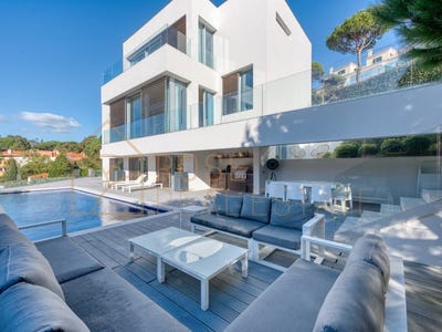 /international/pt/cascais-e-estoril-lisbon-310104618568/