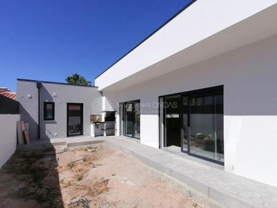 /international/pt/fernao-ferro-setubal-municipality-310108758857/