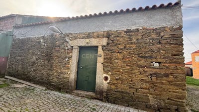 /international/pt/rua-da-fonte-velha-benquerenca-castelo-branco-310102234699/