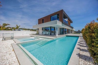 /international/pt/albufeira-faro-310108996768/