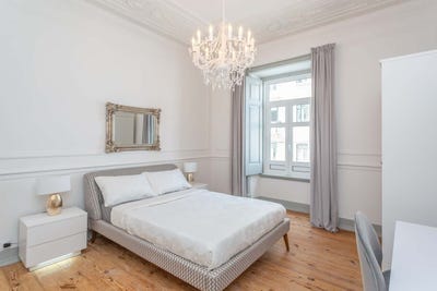 /international/pt/80-r-nova-do-almada-lisboa-lisbon-310100669276/