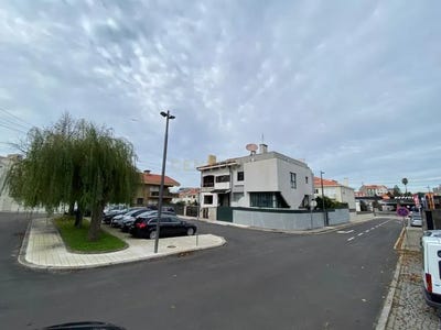 /international/pt/rua-escritor-nuno-braganca-ilha-terceira-azores-310100671721/
