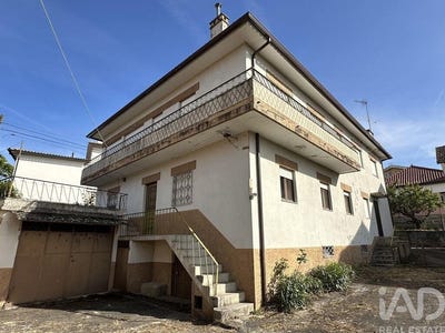 /international/pt/vila-cortes-da-serra-guarda-310107709656/