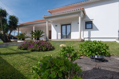 /international/pt/caldas-da-rainha-nossa-senhora-do-populo-leiria-310107673652/