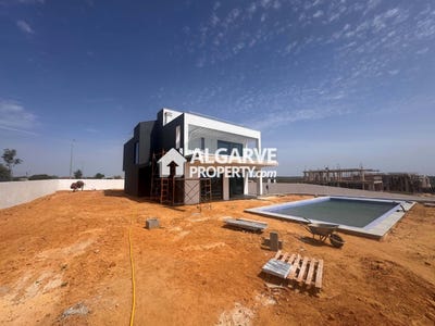 /international/pt/alcantarilha-faro-310102041125/