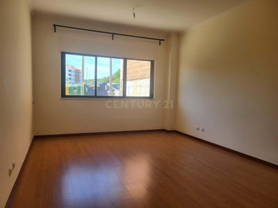 /international/pt/alenquer-santo-estevao-e-triana-lisbon-310099546910/