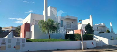 /international/pt/albufeira-e-olhos-de-agua-albufeira-faro-310095140854/