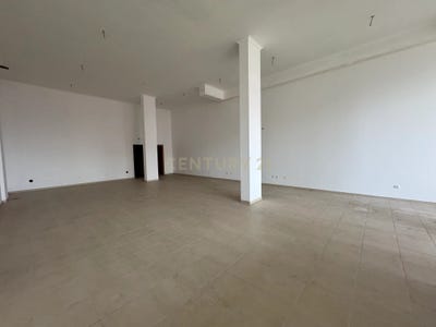 /international/pt/rua-miguel-arnide-torres-novas-portugal-ilha-de-santa-maria-azores-310108307030/