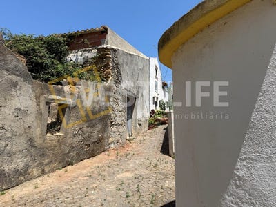 /international/pt/enxara-do-bispo-lisbon-310107323872/