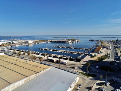 /international/pt/av-dos-operarios-conserveiros-olhao-faro-310105105922/