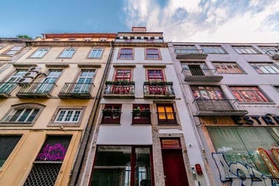 /international/pt/rua-da-fabrica-ilha-terceira-azores-310108307308/