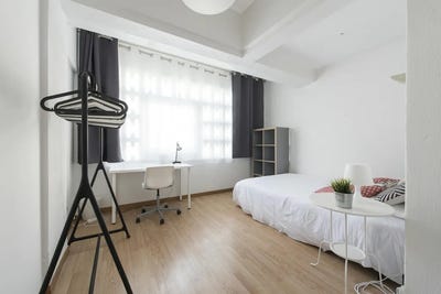 /international/pt/avenida-visconde-de-valmor-lisbon-lisbon-310093869074/
