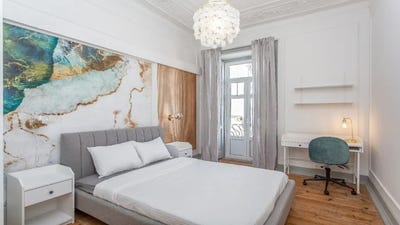 /international/pt/rua-tenente-ferreira-durao-lisbon-lisbon-310095600234/