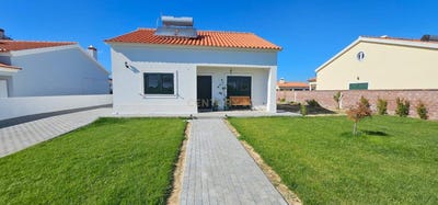 /international/pt/rua-principal-gloria-do-ribatejo-santarem-310095934968/