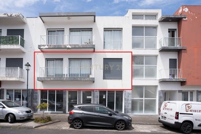 /international/pt/rua-padre-edmundo-manuel-pacheco-ribeira-grande-portugal-ilha-de-sao-miguel-azores-310108670301/