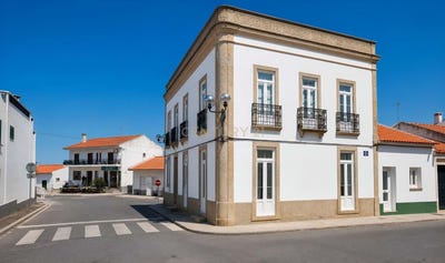 /international/pt/largo-5-de-dutubro-antigo-largo-da-carreira-1-7670-251-ourique-portugal-ourique-beja-310108834523/