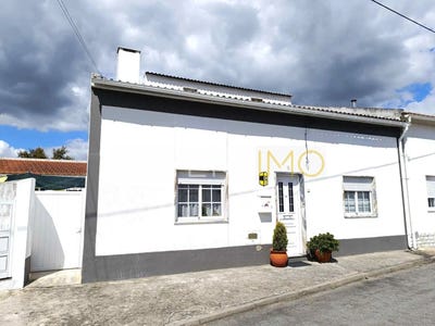 /international/pt/r-do-castelo-16-7050-portugal-evora-evora-310100236171/