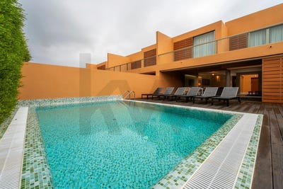 /international/pt/salgados-lisbon-310100669126/