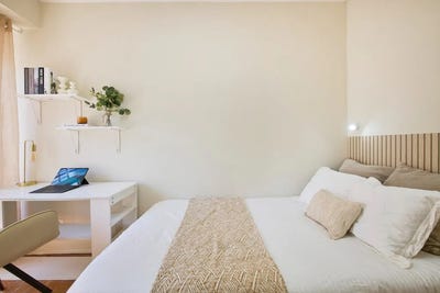 /international/pt/avenida-joao-xxi-lisbon-lisbon-310097004281/