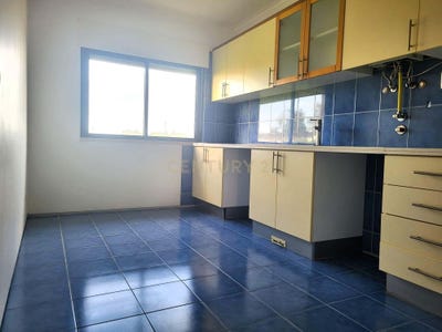 /international/pt/rua-padre-jose-martins-alenquer-portugal-alenquer-santo-estevao-e-triana-lisbon-310104525260/