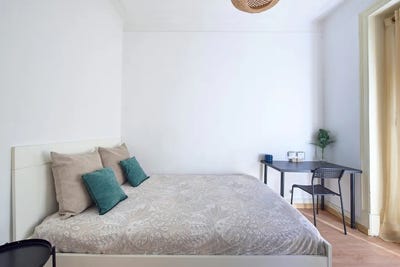 /international/pt/rua-carvalho-araujo-lisbon-lisbon-310093860878/