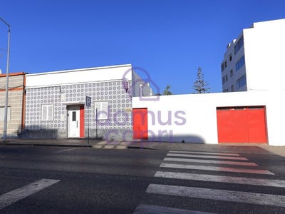 /international/pt/quelfes-faro-310105787735/