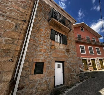 /international/pt/rua-do-castelo-17-covilha-portugal-cantar-galo-castelo-branco-310103663810/