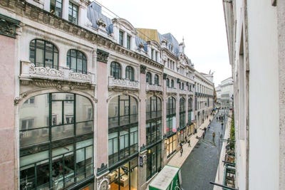 /international/pt/rua-do-carmo-santa-maria-maior-lisbon-310104063562/
