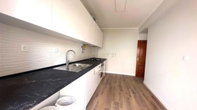 /international/pt/pontinha-e-famoes-lisbon-310100434820/