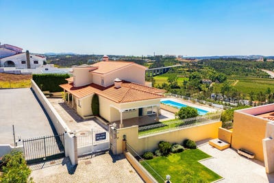 /international/pt/leiria-pousos-barreira-e-cortes-leiria-310108525760/