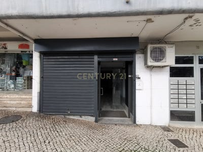 /international/pt/praca-gil-vicente-almada-portugal-almada-setubal-municipality-310104933655/