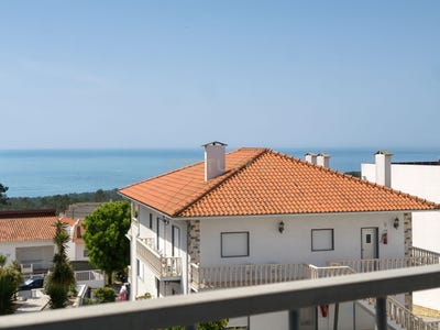 /international/pt/rua-dos-mestres-de-obras-fraco-d-nazare-leiria-310108484016/