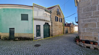 /international/pt/rua-do-ribeiro-abrunhosa-a-velha-viseu-310097321558/