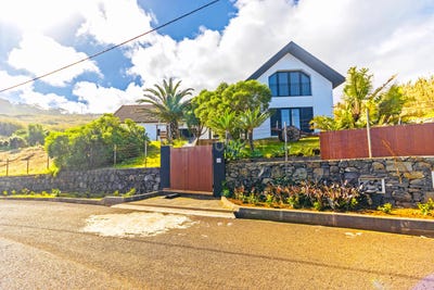 /international/pt/boca-da-quebrada-fazenda-ilha-da-madeira-madeira-310105105501/