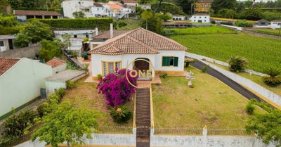 /international/pt/capelas-azores-310108158011/