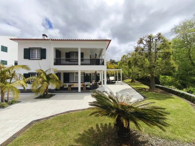 /international/pt/avenida-pereira-atayde-16-furnas-portugal-ilha-de-sao-miguel-azores-310107913489/