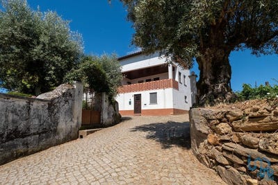 /international/pt/coimbra-lisbon-310100698291/