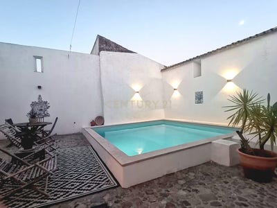 /international/pt/praca-da-republica-6-vila-alva-portugal-vila-alva-beja-310105015992/
