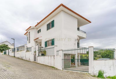 /international/pt/porto-salvo-lisbon-310100823690/