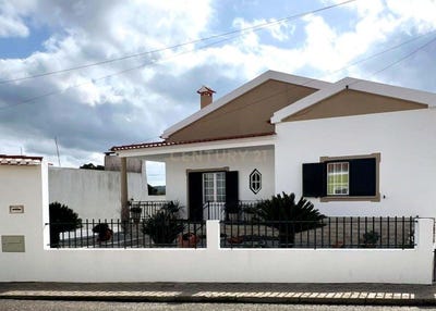 /international/pt/rua-de-mocambique-santa-justa-couco-santarem-310106051092/