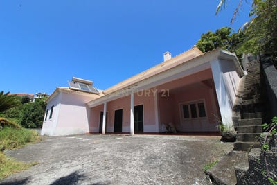 /international/pt/estrada-da-penha-dguia-85-ilha-da-madeira-madeira-310108558974/
